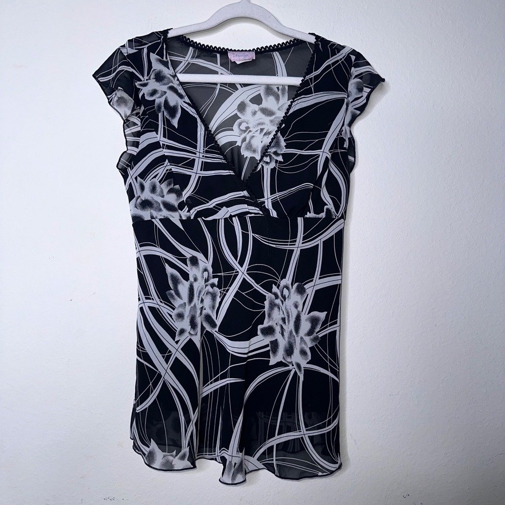 Frenzee USA Black White Floral Sheer Empire Waist Blouse V-Neck Y2K L Whimsigoth